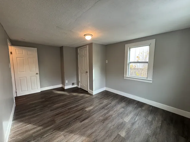 $279,000 | 33 Oak Street, Derby, CT 06418