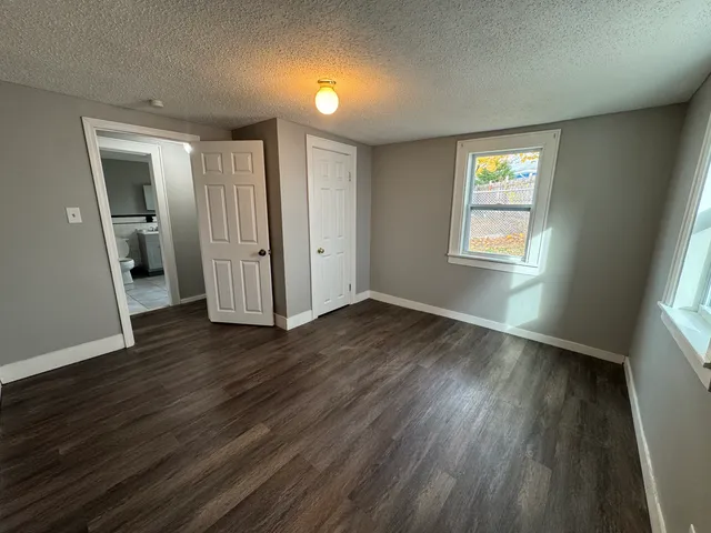 $279,000 | 33 Oak Street, Derby, CT 06418