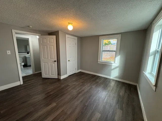 $279,000 | 33 Oak Street, Derby, CT 06418