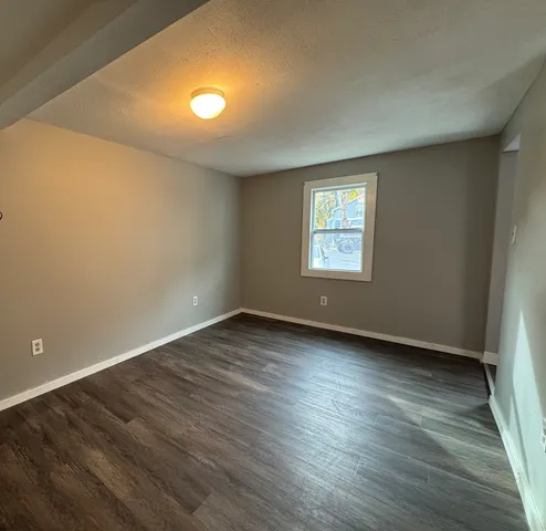 $279,000 | 33 Oak Street, Derby, CT 06418