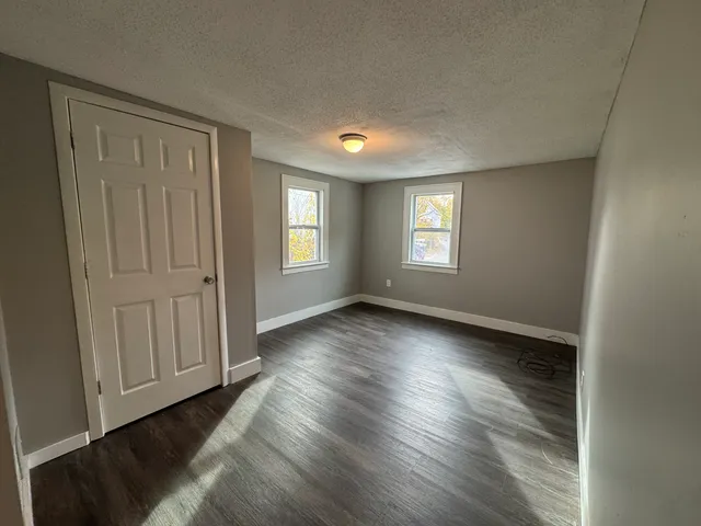 $279,000 | 33 Oak Street, Derby, CT 06418