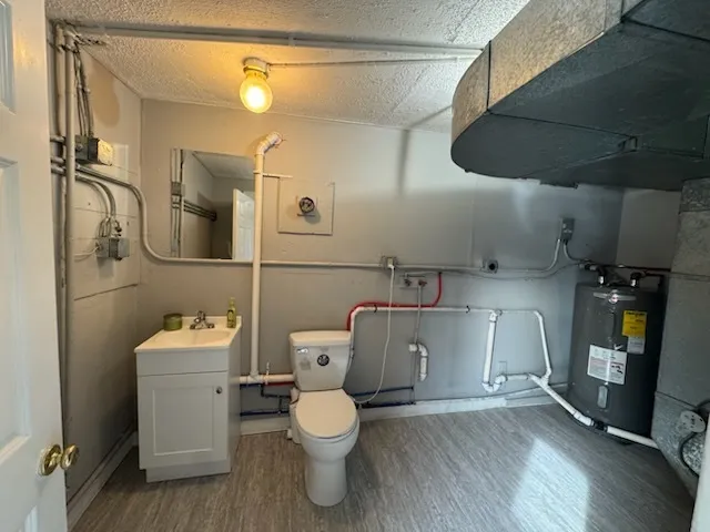 $279,000 | 33 Oak Street, Derby, CT 06418