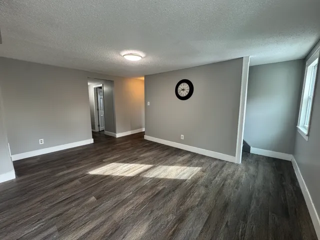 $279,000 | 33 Oak Street, Derby, CT 06418