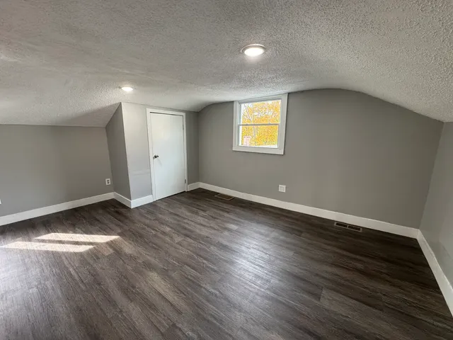 $279,000 | 33 Oak Street, Derby, CT 06418