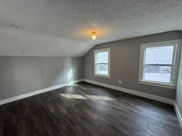 $279,000 | 33 Oak Street, Derby, CT 06418