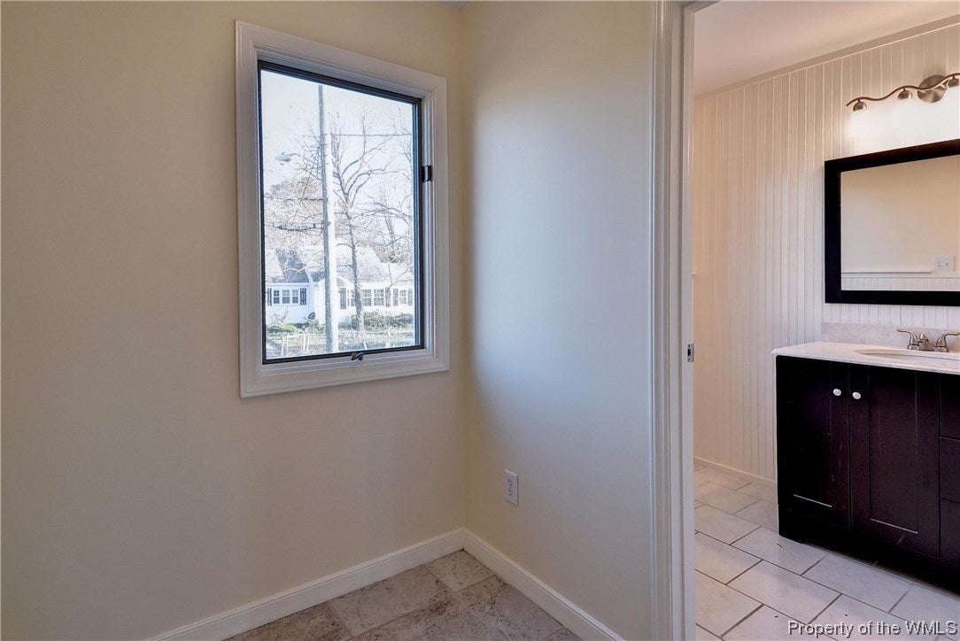 409 Benthall Road Hampton, VA 23664 - Photo 13 of 35 Gallery Image 13