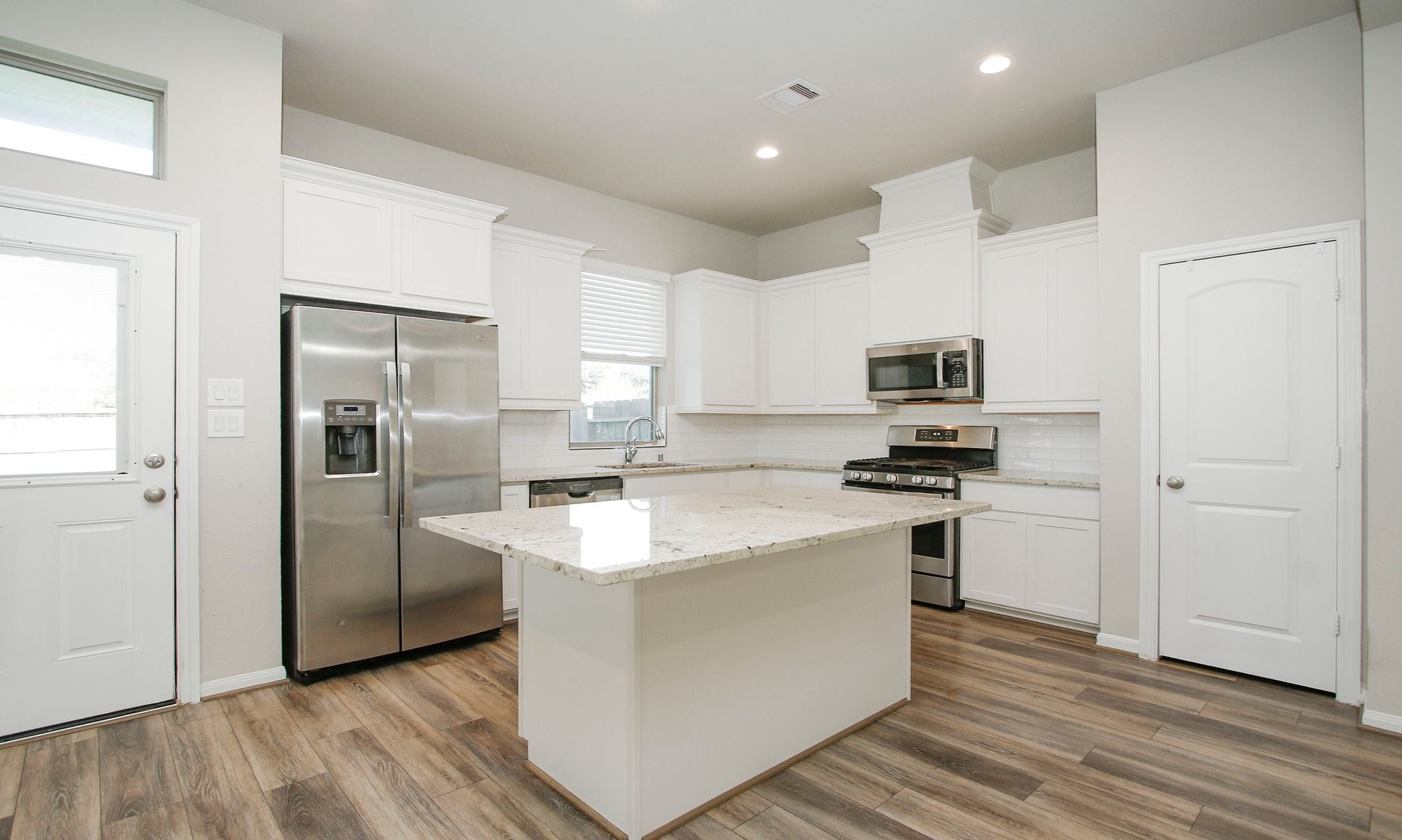 239 Biltmore Loop Montgomery, TX 77316 - Photo 16 of 40