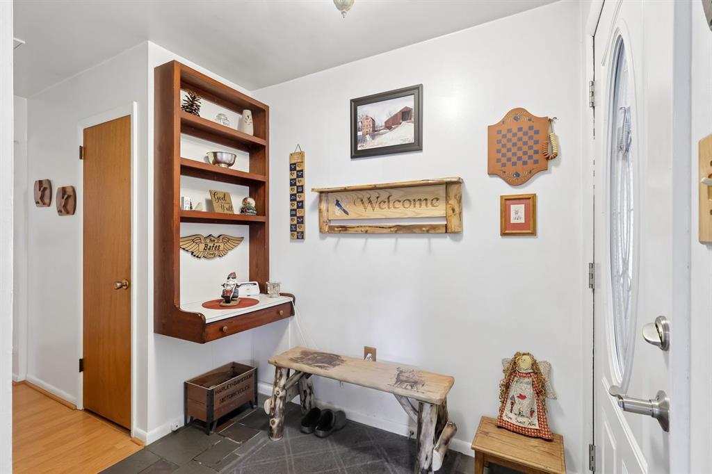 233 Stoup Road Mars, PA 16046 - Photo 4 of 48 Gallery Image 4