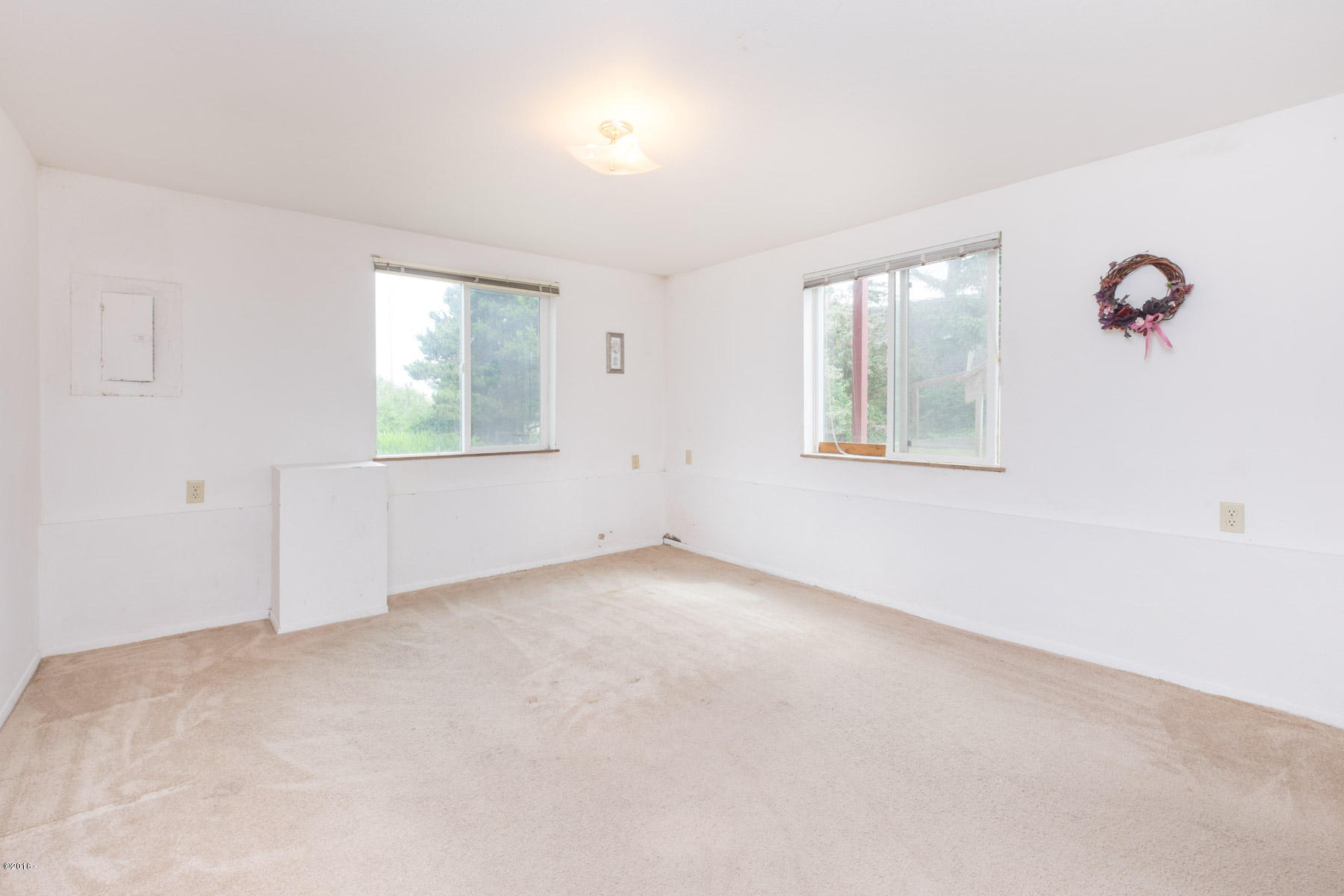2324 Northwest Inlet Avenue Lincoln City, OR 97367 - Photo 7 of 41 Lower unit 1st bdrm
