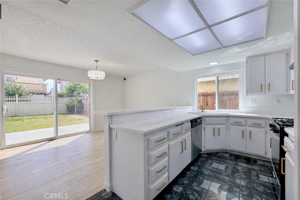 359 Bahia Street Perris, CA 92571 - Photo 6 of 45