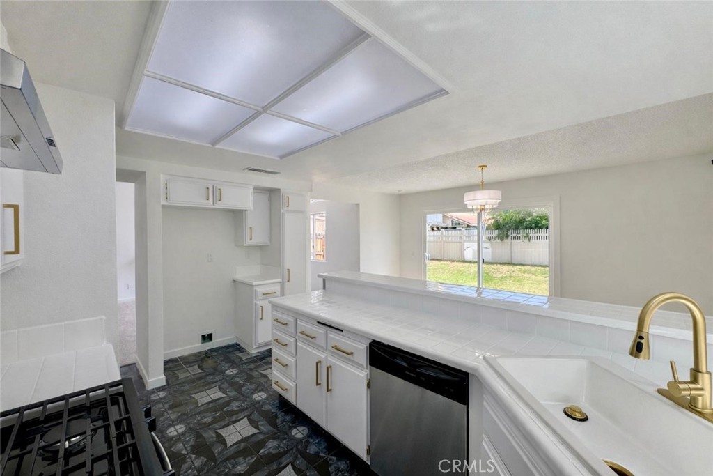 359 Bahia Street Perris, CA 92571 - Photo 7 of 45
