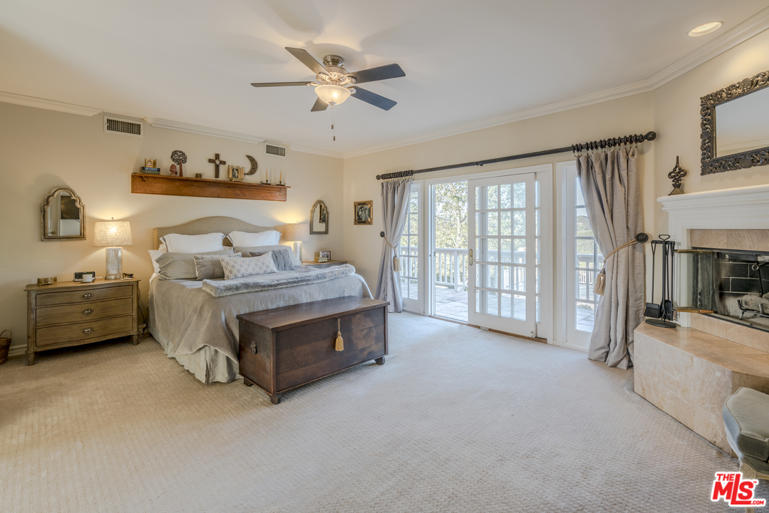 3826 Marks Road Calabasas, CA 91301 - Photo 12 of 38