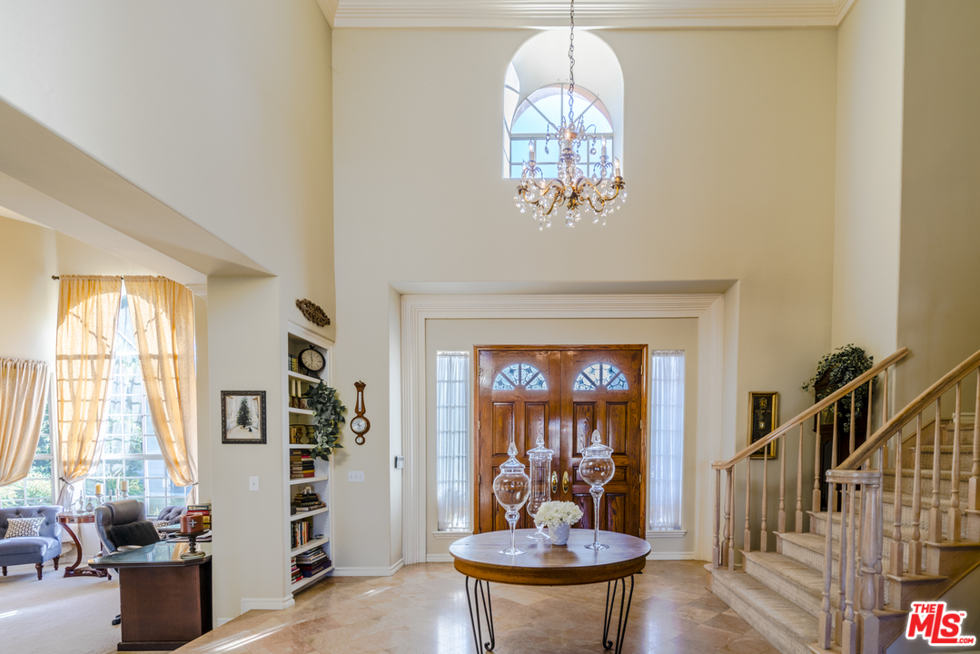3826 Marks Road Calabasas, CA 91301 - Photo 5 of 38