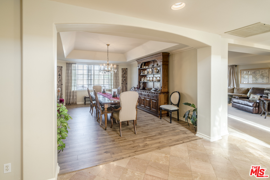 3826 Marks Road Calabasas, CA 91301 - Photo 9 of 38