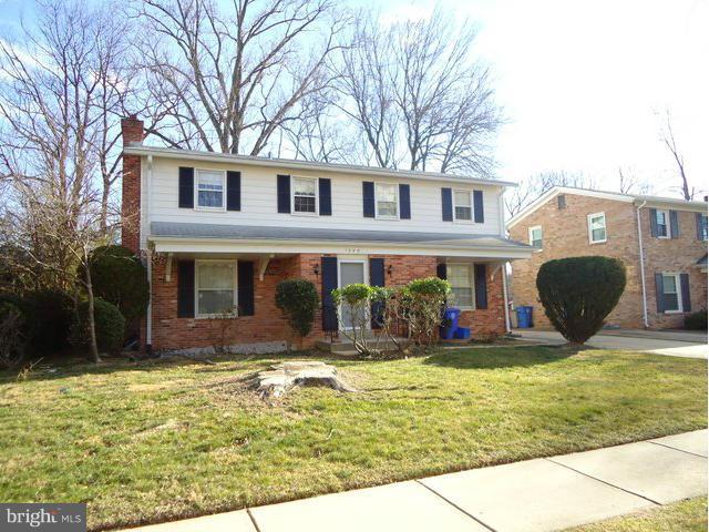 1005 Arcola Avenue Silver Spring, MD 20902 - Photo 3 of 28 a view of house with yard