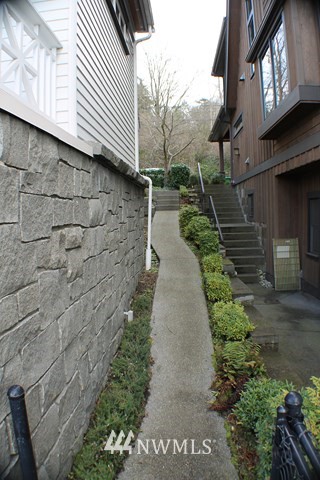 6625 Ripley Lane North Renton, WA 98056 - Photo 3 of 23 Gallery Image 3