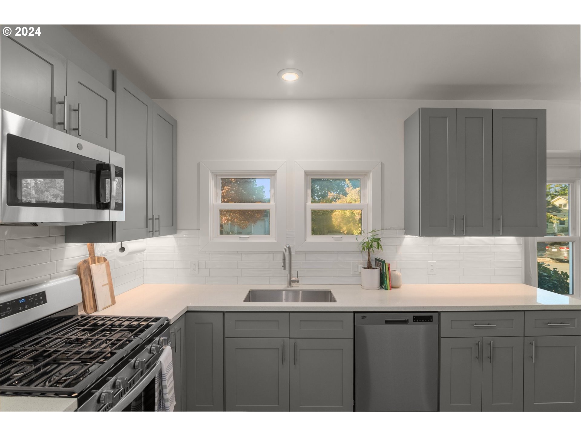 7063 North Haight Avenue Portland, OR 97217 - Photo 13 of 35
