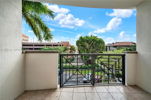 $479,000 | 9021 Southwest 94th Street, Unit 308, Miami, FL 33176