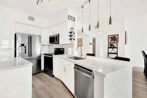 $479,000 | 9021 Southwest 94th Street, Unit 308, Miami, FL 33176