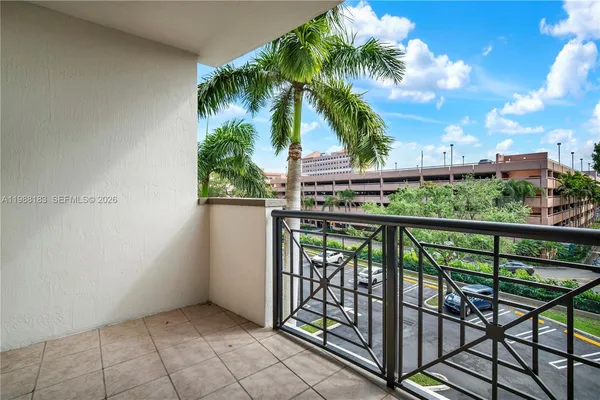 $479,000 | 9021 Southwest 94th Street, Unit 308, Miami, FL 33176