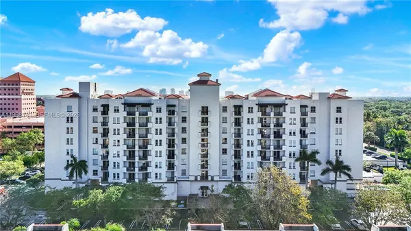 $479,000 | 9021 Southwest 94th Street, Unit 308, Miami, FL 33176