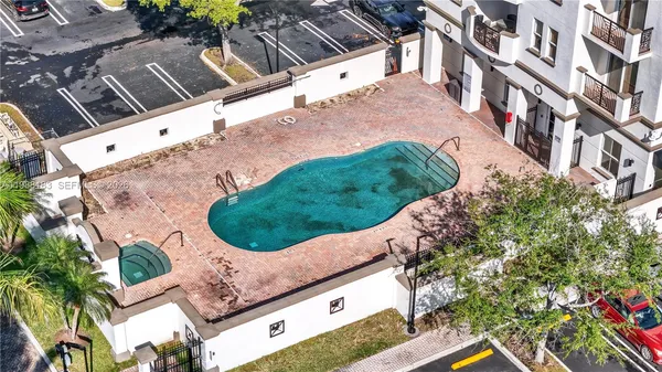 $479,000 | 9021 Southwest 94th Street, Unit 308, Miami, FL 33176