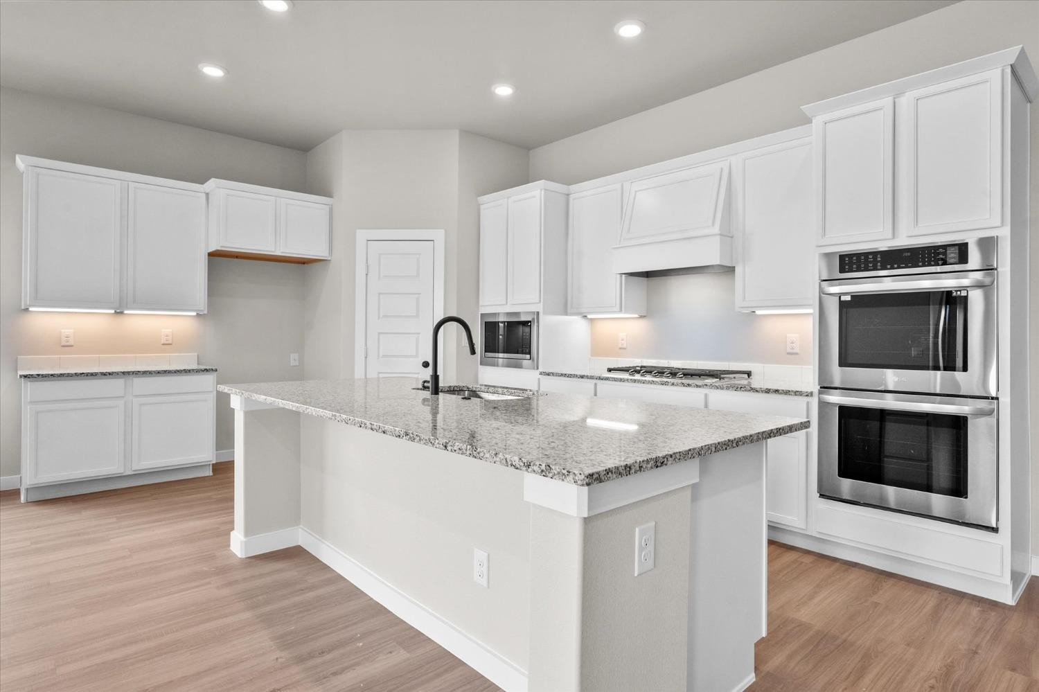 2901 Ranch Avenue Wolfforth, TX 79382 - Photo 4 of 25 Photo 4