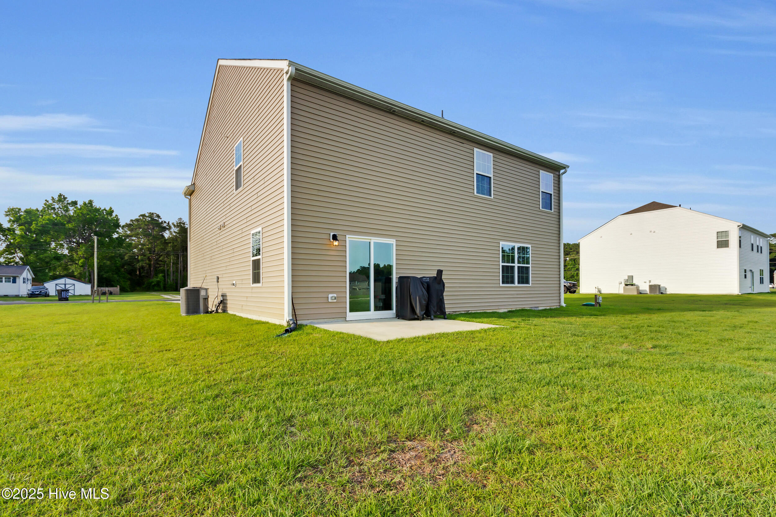 119 Perrytown Loop Road New Bern, NC 28562 - Photo 10 of 29 Back Patio