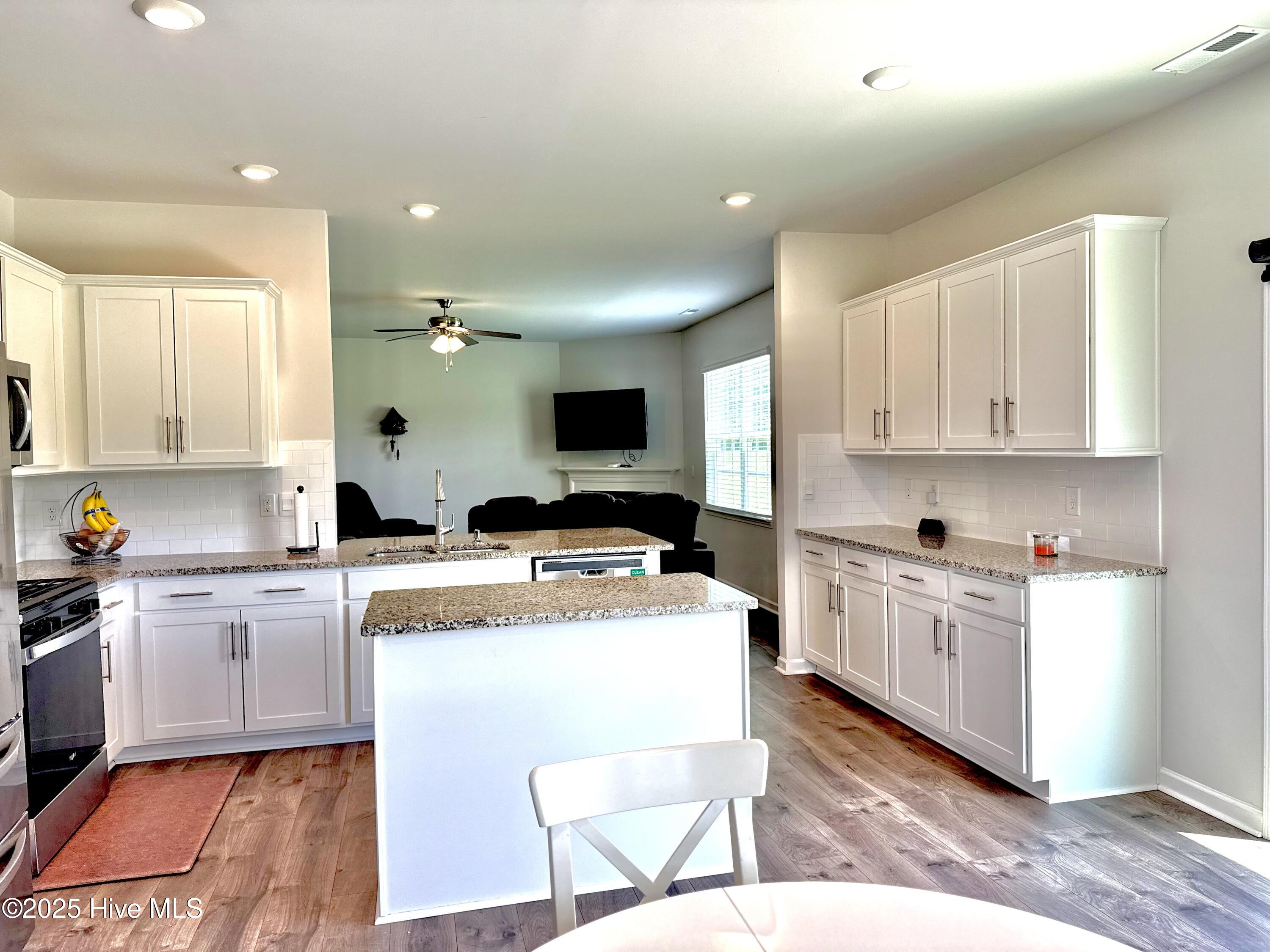 119 Perrytown Loop Road New Bern, NC 28562 - Photo 3 of 29 IMG_7858