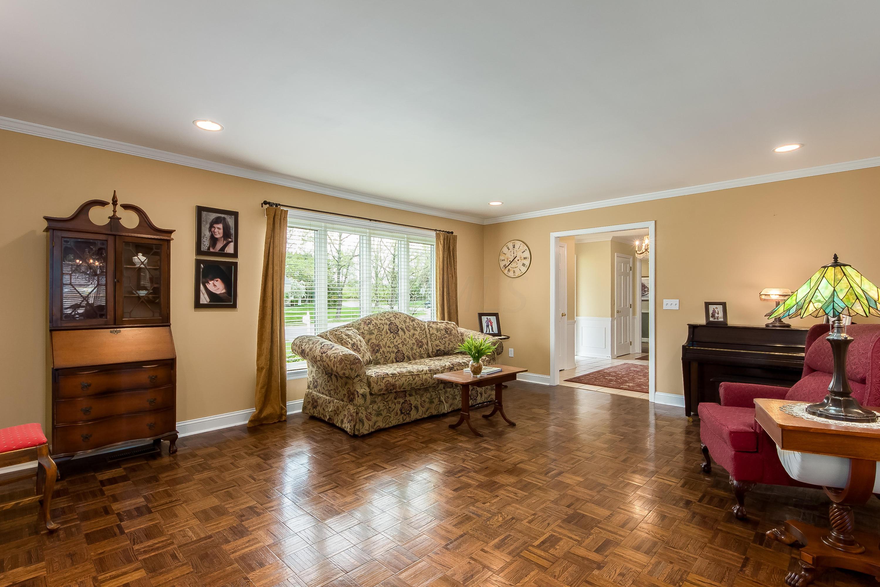 2481 Sandover Road Columbus, OH 43220 - Photo 21 of 40