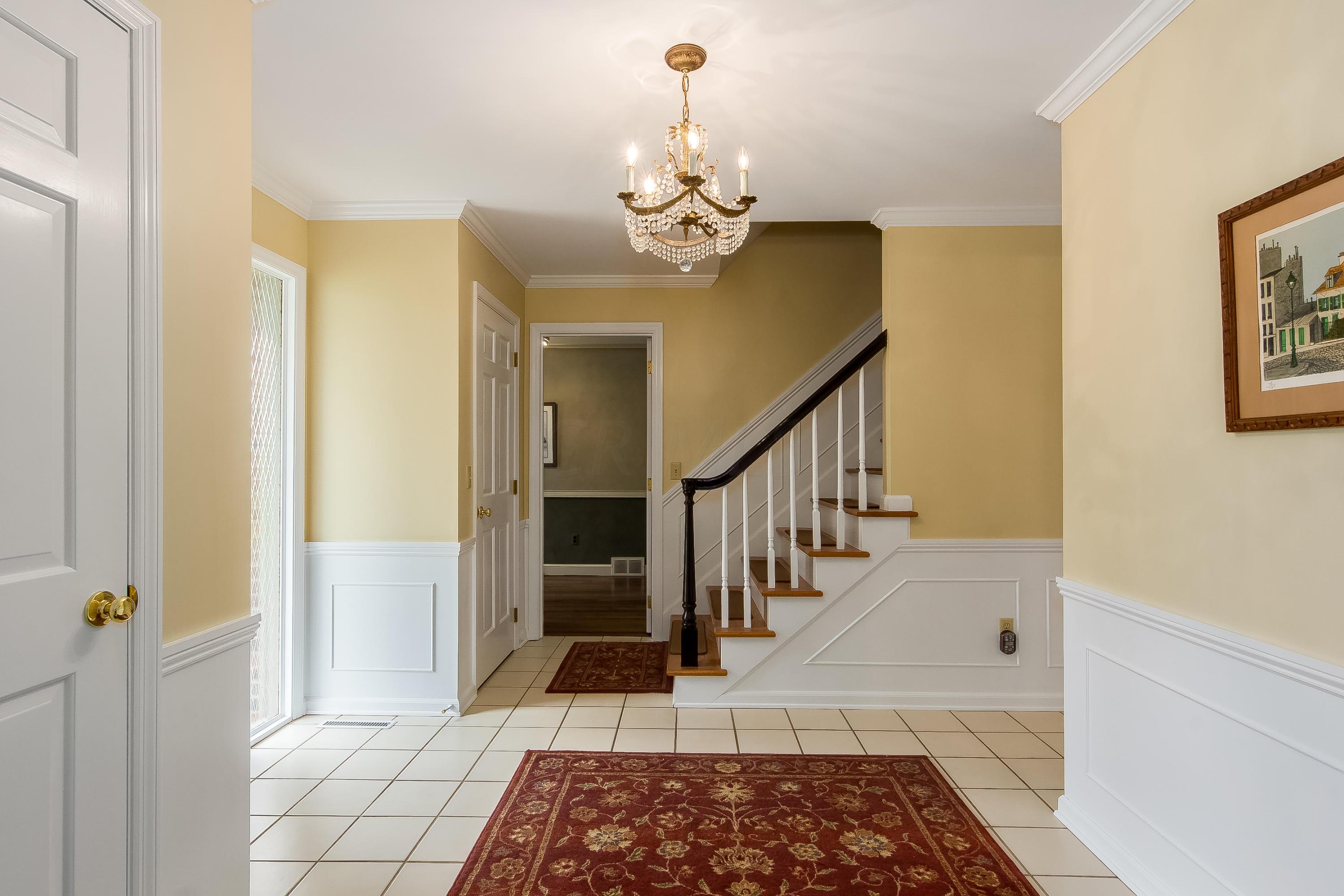 2481 Sandover Road Columbus, OH 43220 - Photo 24 of 40