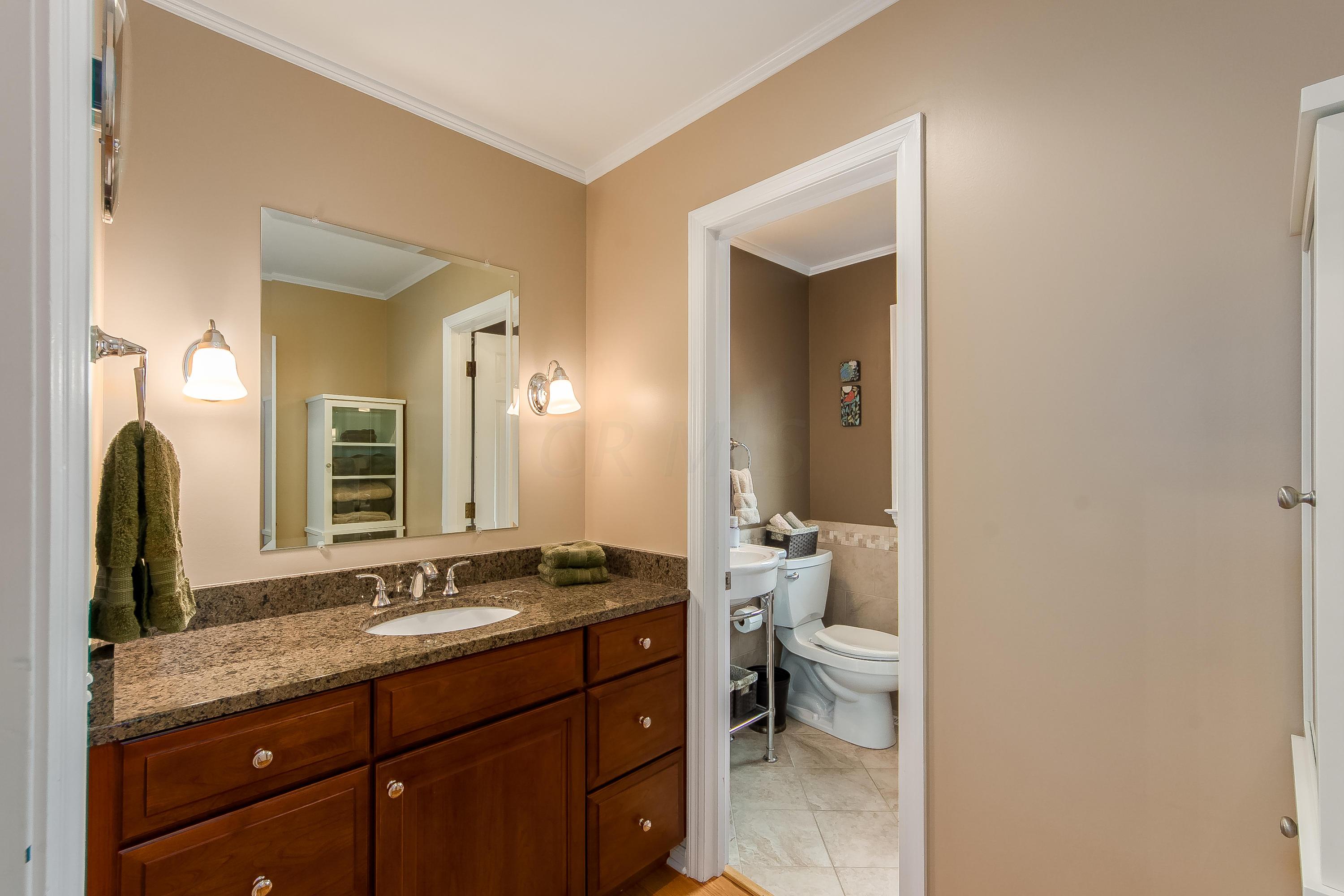 2481 Sandover Road Columbus, OH 43220 - Photo 30 of 40