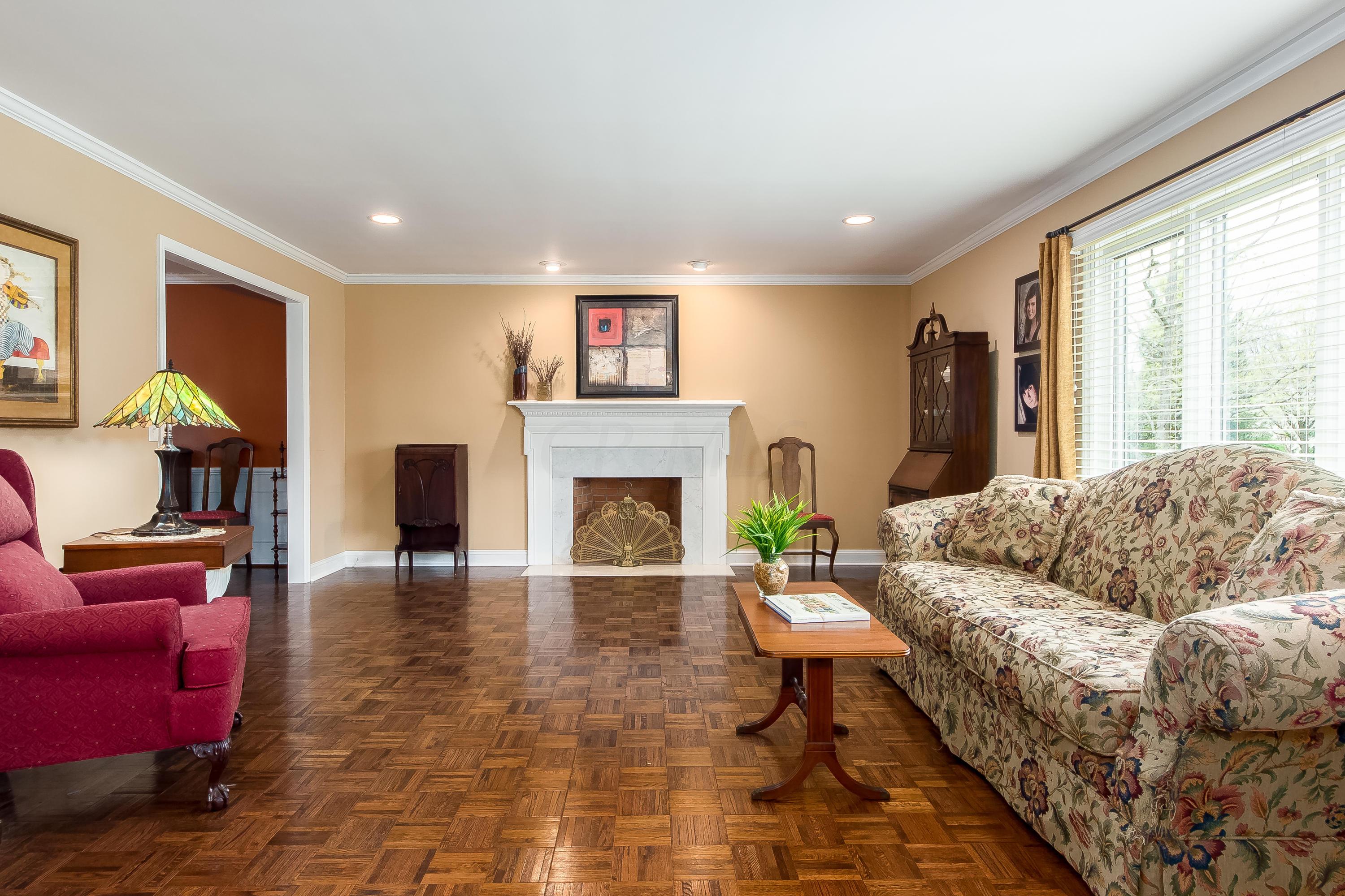 2481 Sandover Road Columbus, OH 43220 - Photo 3 of 40