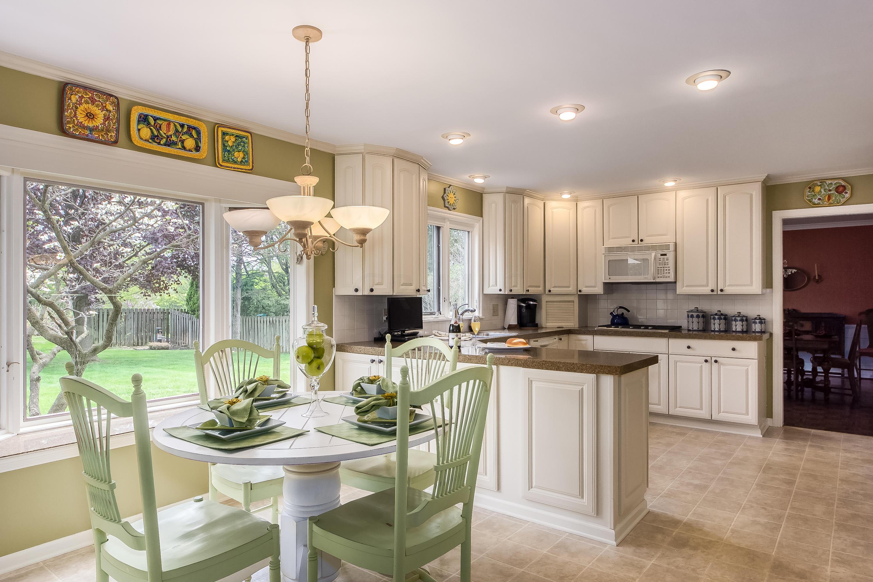 2481 Sandover Road Columbus, OH 43220 - Photo 5 of 40