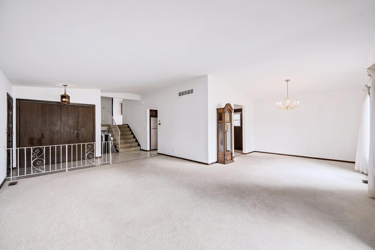 3N565 Crown Road Elmhurst, IL 60126 - Photo 5 of 35