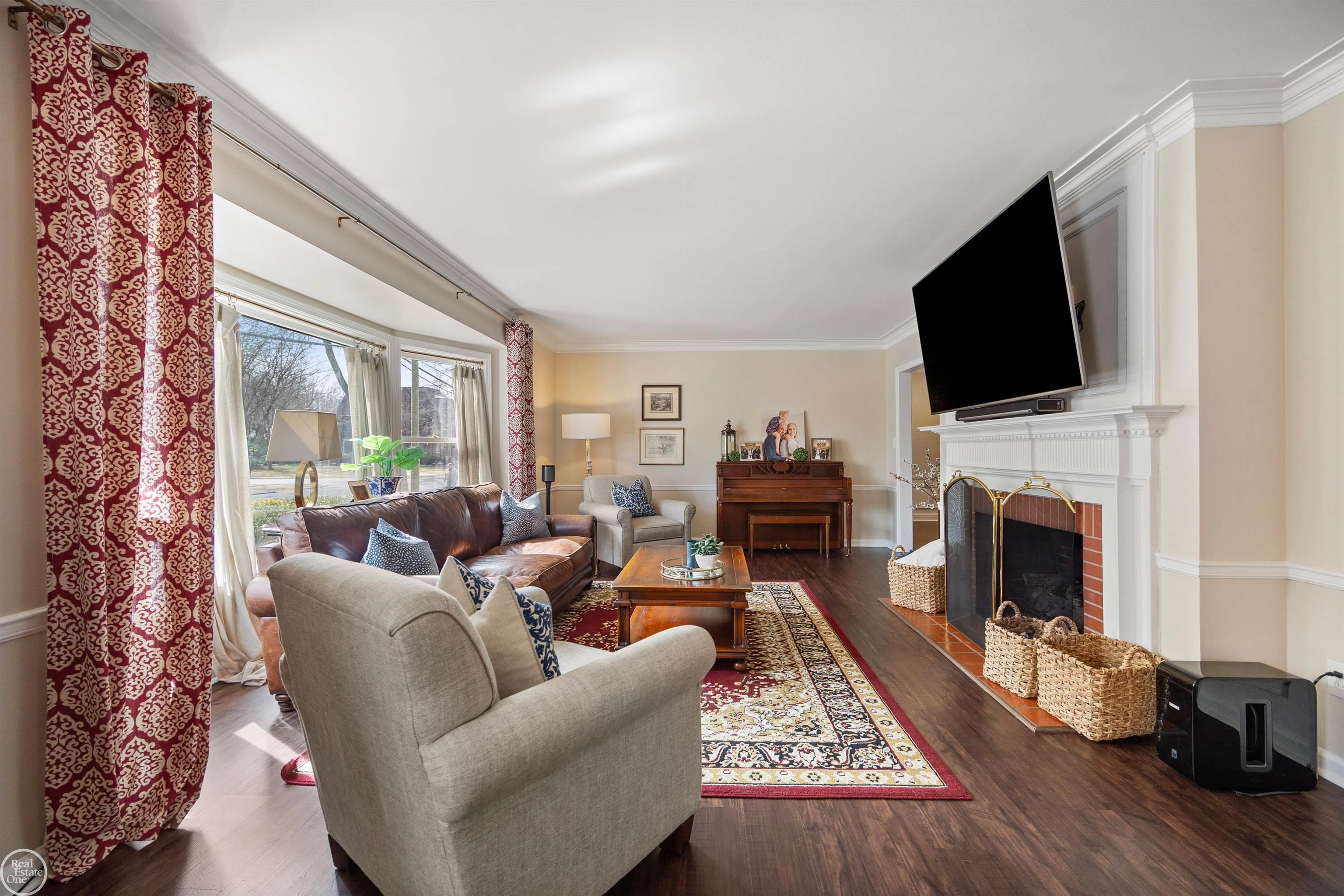 704 Pemberton Road Grosse Pointe Park, MI 48230 - Photo 15 of 75