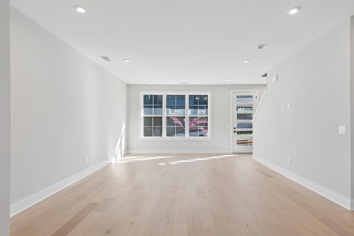 4 D Trimble Street Nashville, TN 37210 - Photo 6 of 53 an empty room with windows