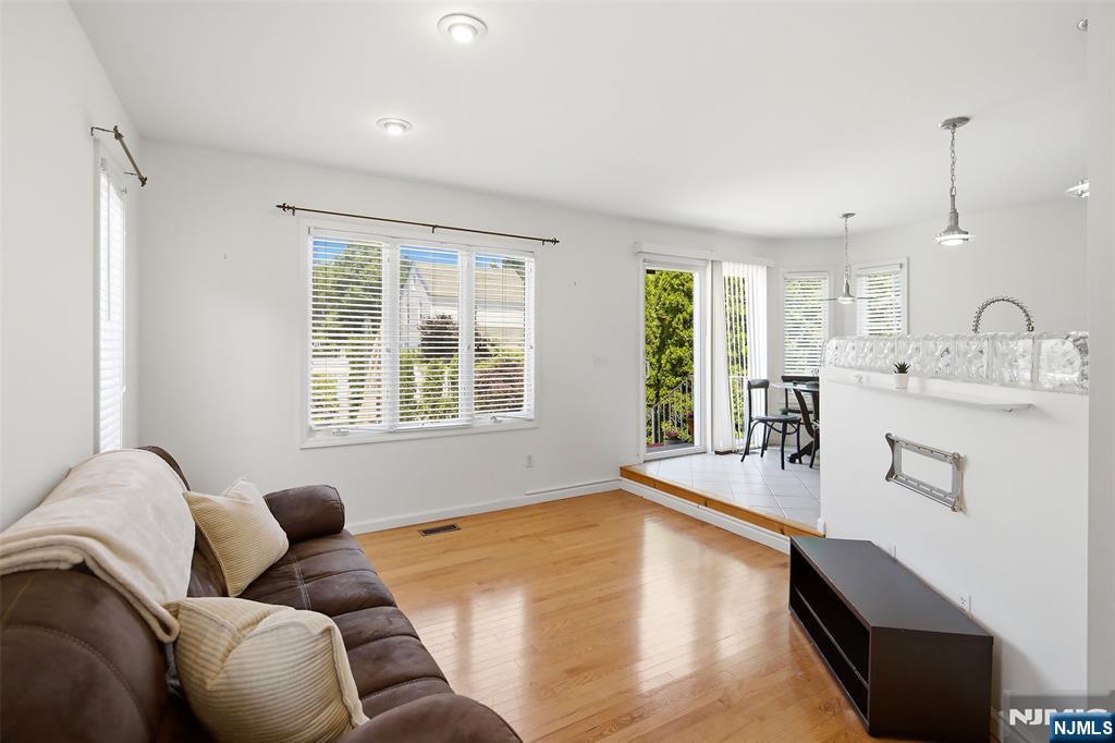 71 Intervale Road Teaneck, NJ 07666 - Photo 8 of 22