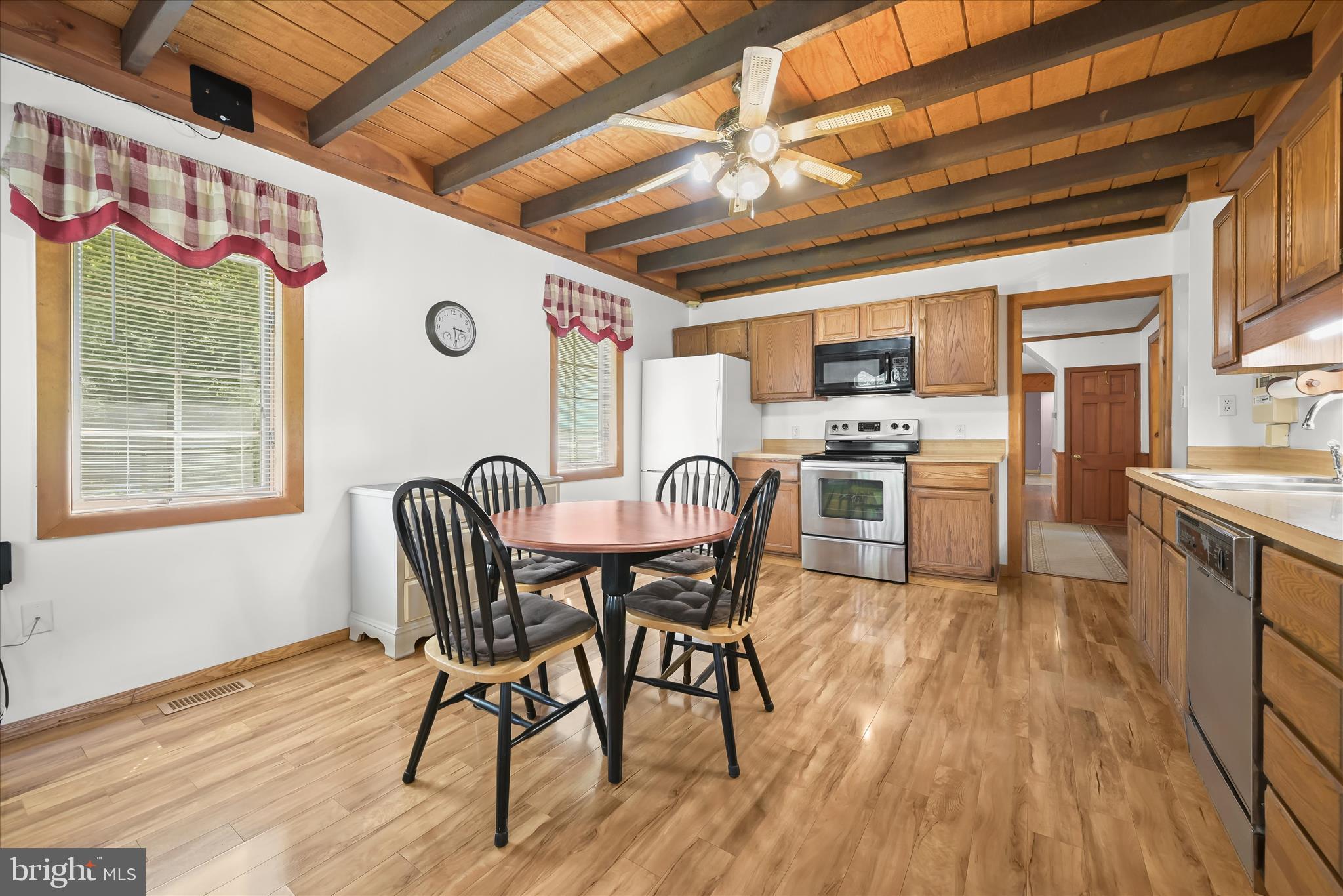 13190 Folly Quarter Road Ellicott City, MD 21042 - Photo 6 of 52 Eat-in kitchen w/ breakfast area