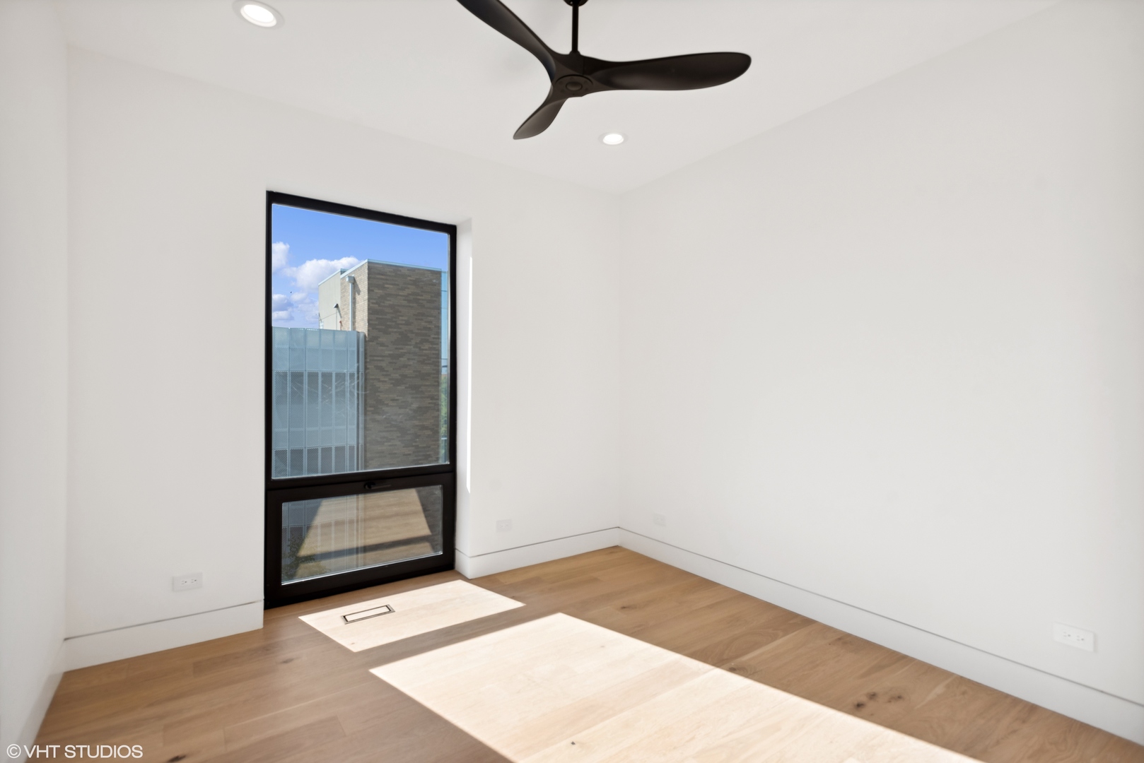 Undisclosed Address Chicago, IL 60657 - Photo 27 of 39 a view of an empty room