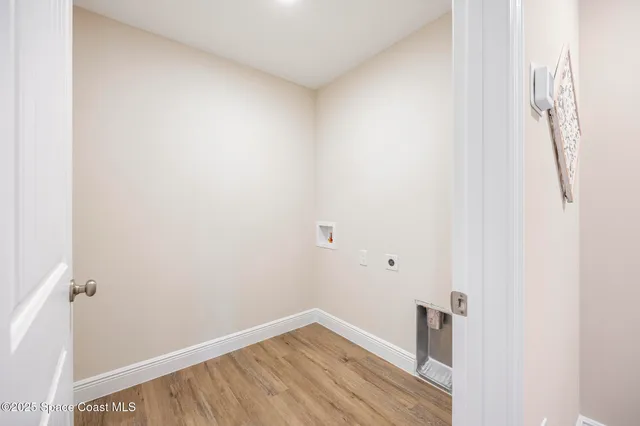 $2,300 | 218 Hidden Woods Place, Melbourne, FL 32901