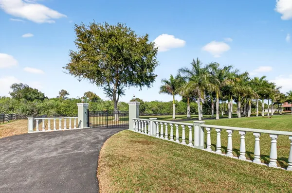 $10,000 | 10965 La Reina Road, Delray Beach, FL 33446