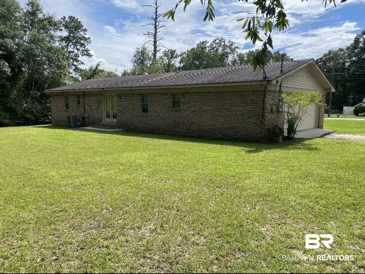 211 Young Street Brewton, AL 36426 - Photo 16 of 17