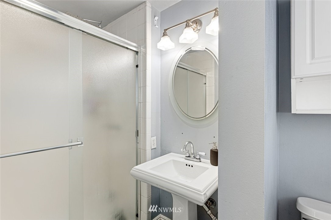 14633 164th Place Southeast Renton, WA 98059 - Photo 14 of 23