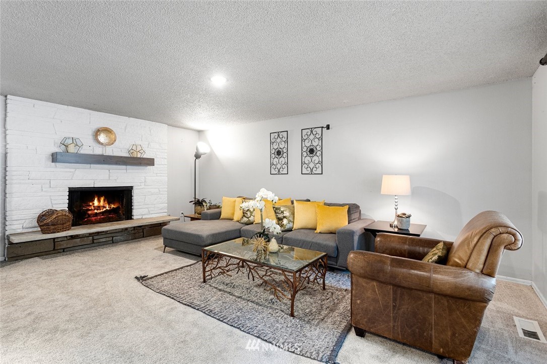 14633 164th Place Southeast Renton, WA 98059 - Photo 3 of 23
