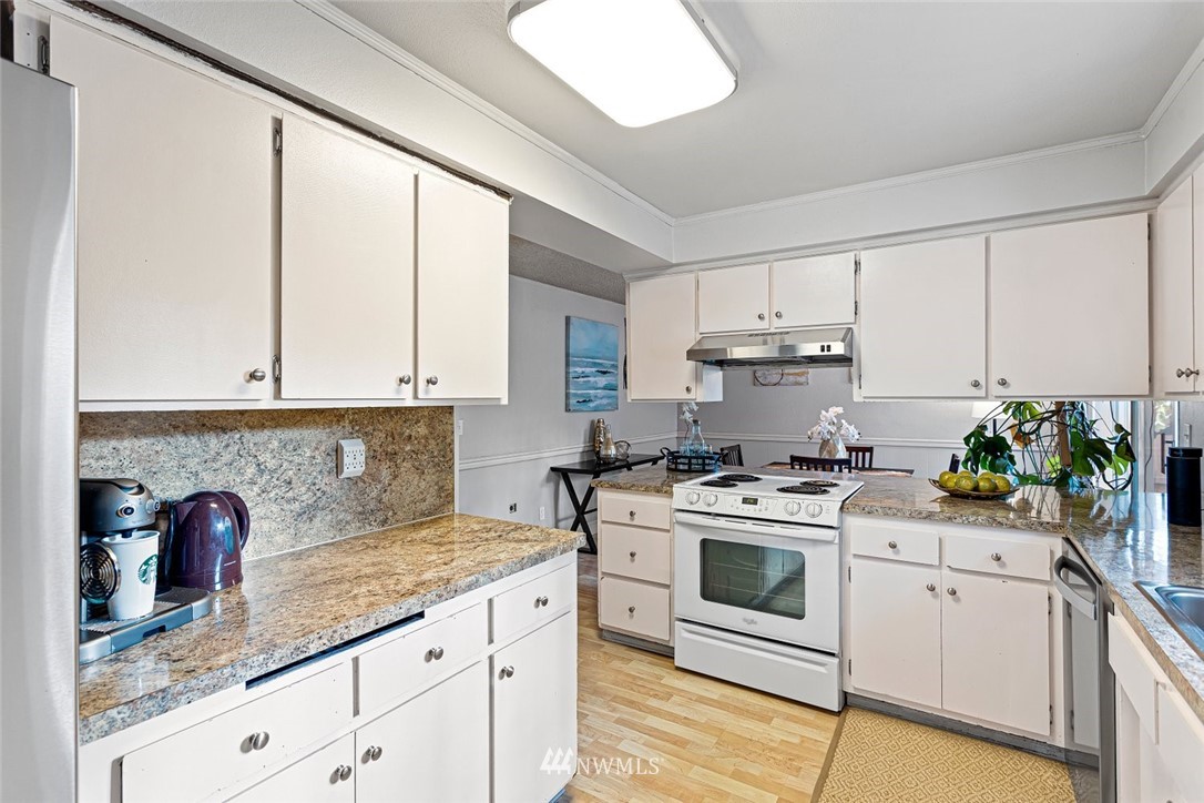 14633 164th Place Southeast Renton, WA 98059 - Photo 8 of 23