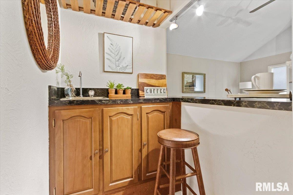 6529 North Post Oak Road Peoria, IL 61615 - Photo 23 of 54