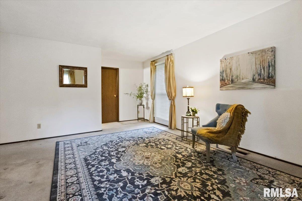 6529 North Post Oak Road Peoria, IL 61615 - Photo 25 of 54