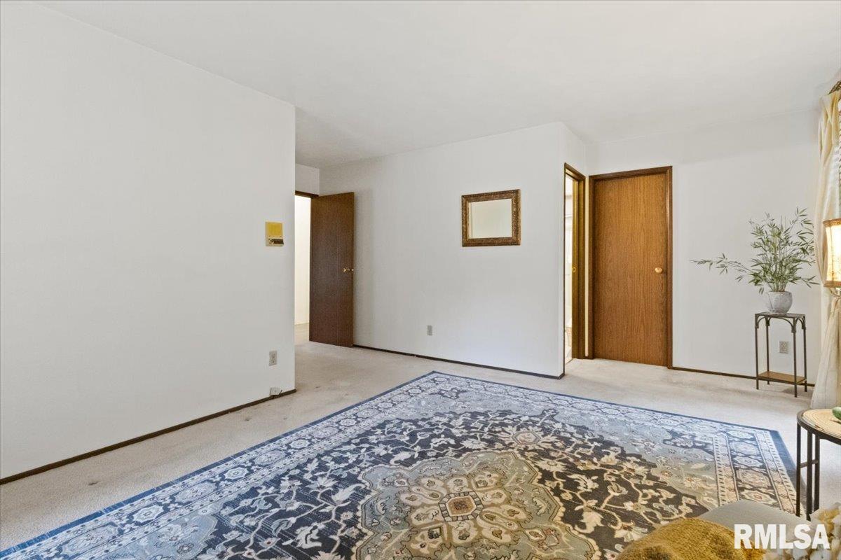 6529 North Post Oak Road Peoria, IL 61615 - Photo 26 of 54