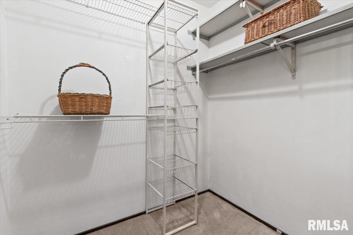 6529 North Post Oak Road Peoria, IL 61615 - Photo 27 of 54